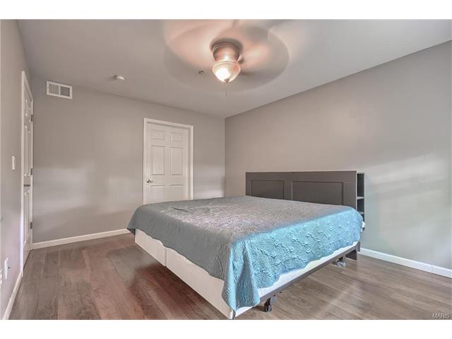 100 Towne Square Ct #B, Eureka, MO 63025 photo 16
