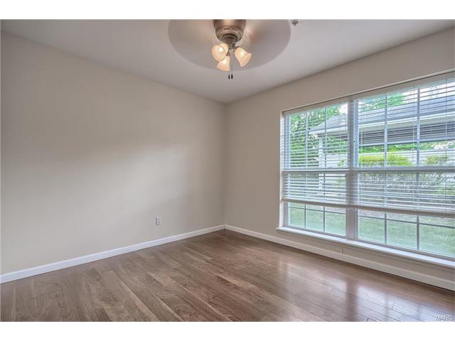 100 Towne Square Ct #B, Eureka, MO 63025 photo 15