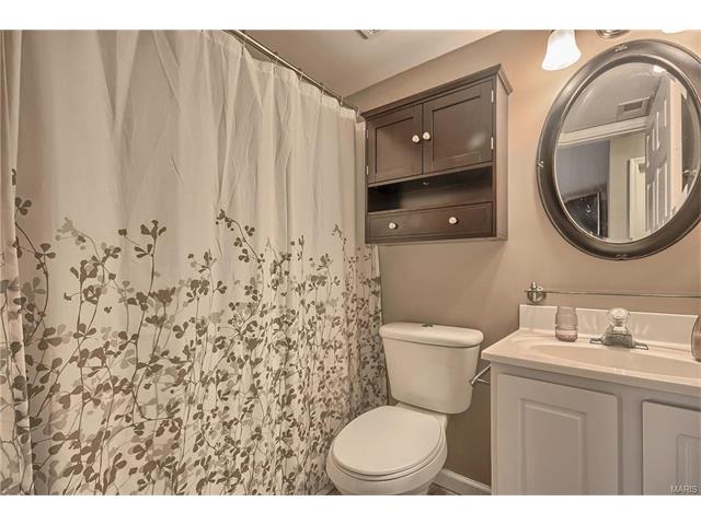 100 Towne Square Ct #B, Eureka, MO 63025 photo 13