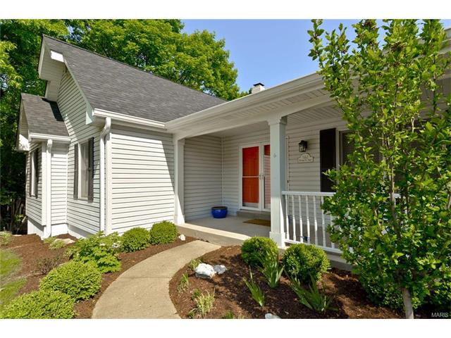 562 Mcbride Pointe Dr, Ballwin, MO 63011 photo 2