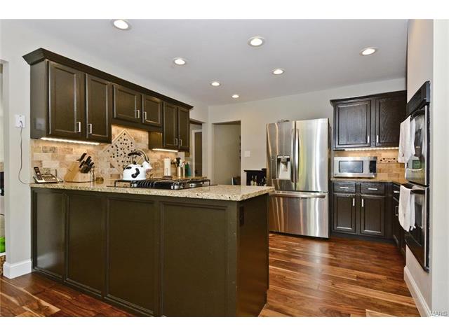 562 Mcbride Pointe Dr, Ballwin, MO 63011 photo 10