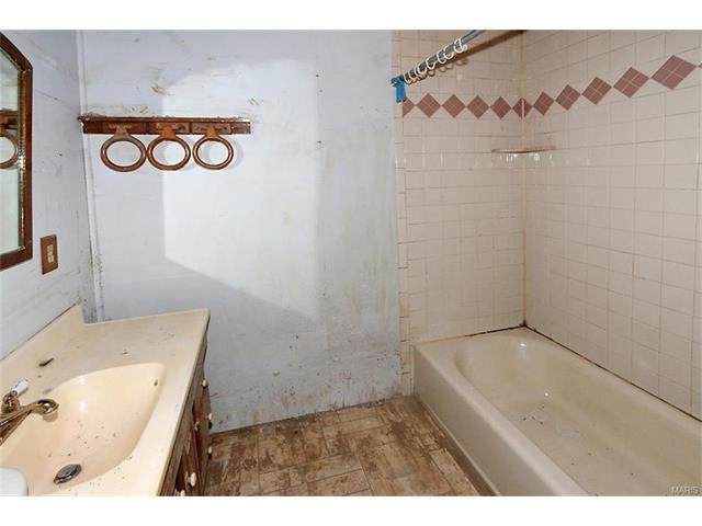 15 W Spring River Ranch Rd, Eureka, MO 63025 photo 11