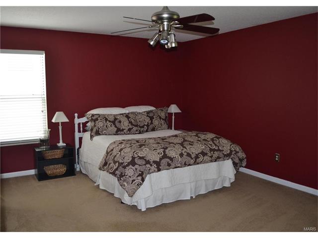 1584 Greenfield Xing, Ballwin, MO 63021 photo 21