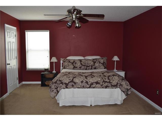1584 Greenfield Xing, Ballwin, MO 63021 photo 6
