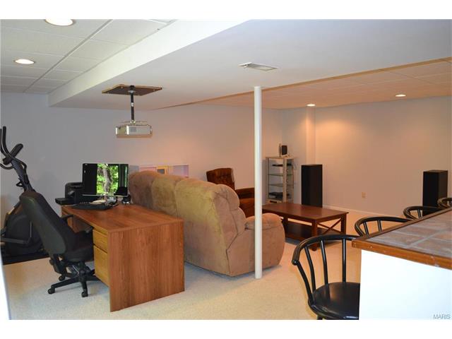 1584 Greenfield Xing, Ballwin, MO 63021 photo 24