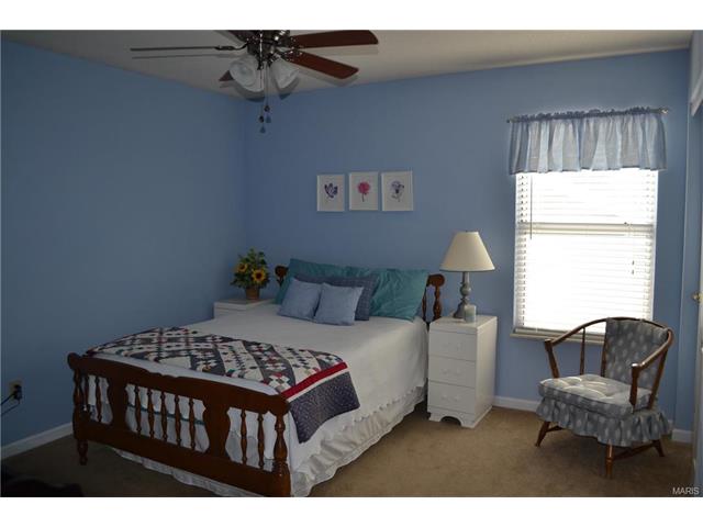 1584 Greenfield Xing, Ballwin, MO 63021 photo 7