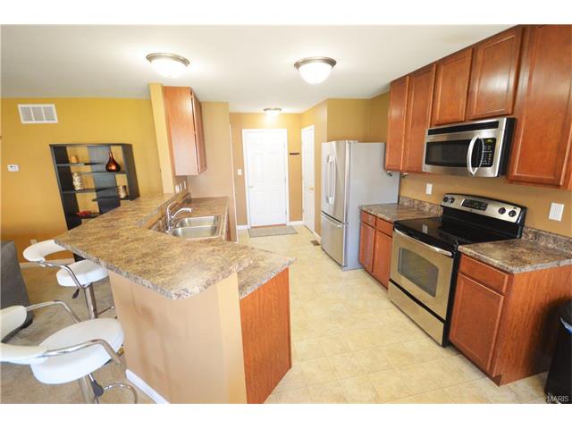 308 Wild Oak Dr, O'fallon, MO 63368 photo 3