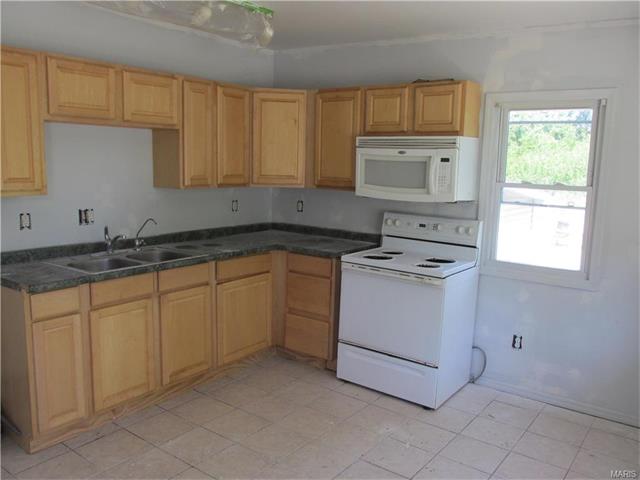 610 Blanche Dr, Saint Charles, MO 63303 photo 10