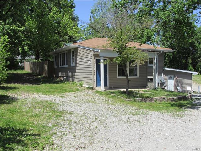 610 Blanche Dr, Saint Charles, MO 63303 photo 2
