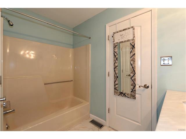 16463 Fullerton Meadows Dr, Ballwin, MO 63011 photo 15
