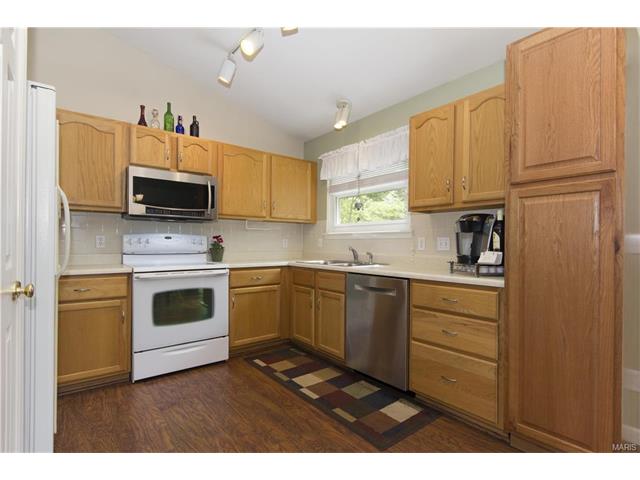 8 Colgate Cir, O'fallon, MO 63366 photo 5