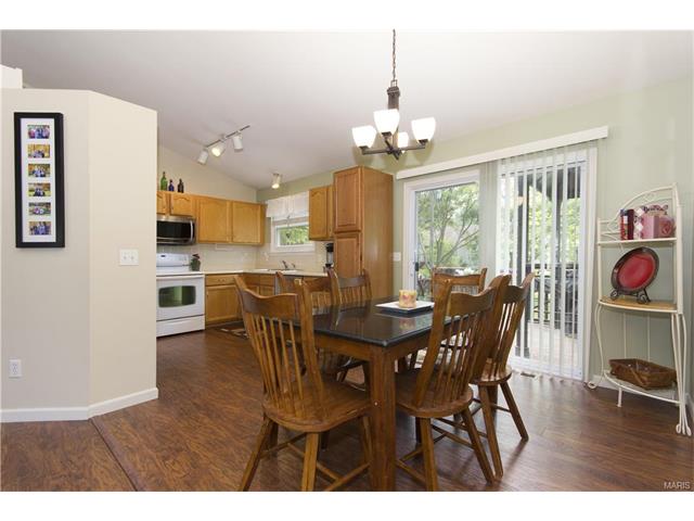 8 Colgate Cir, O'fallon, MO 63366 photo 4