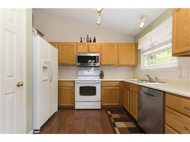8 Colgate Cir, O'fallon, MO 63366 photo 6