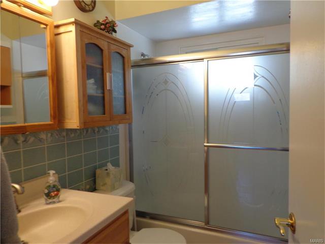 417 Ballwin Ave, Ballwin, MO 63021 photo 9