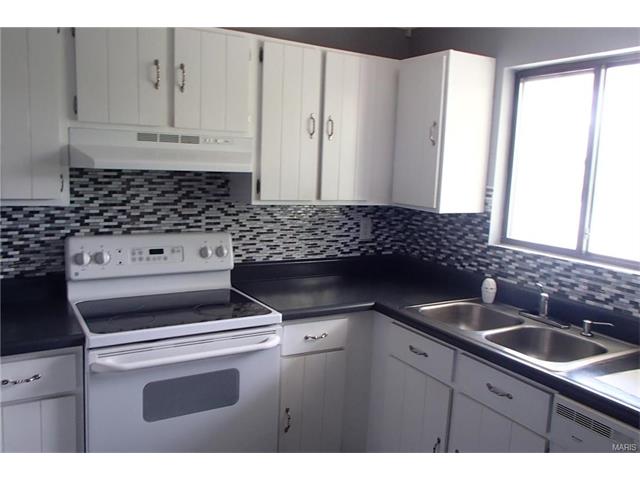 8 Megans Ct, O'fallon, MO 63366 photo 5