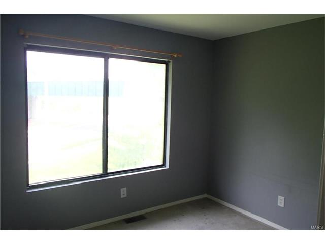 8 Megans Ct, O'fallon, MO 63366 photo 9