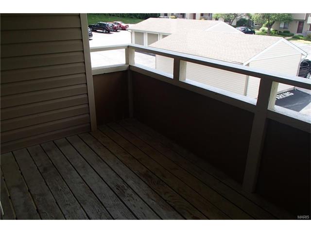 8 Megans Ct, O'fallon, MO 63366 photo 6