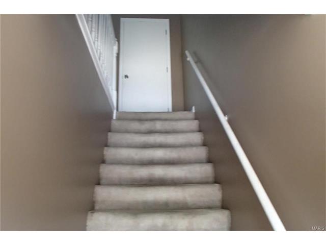 8 Megans Ct, O'fallon, MO 63366 photo 2