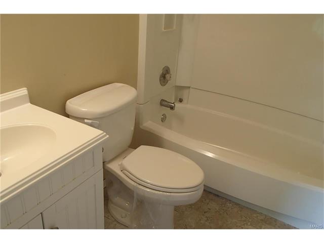 8 Megans Ct, O'fallon, MO 63366 photo 8