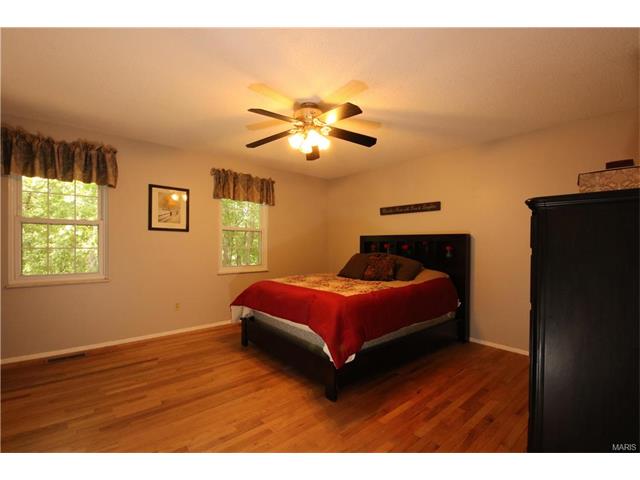 717 Shallowford Dr, Ballwin, MO 63021 photo 12