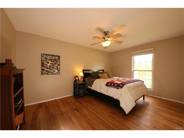 717 Shallowford Dr, Ballwin, MO 63021 photo 17