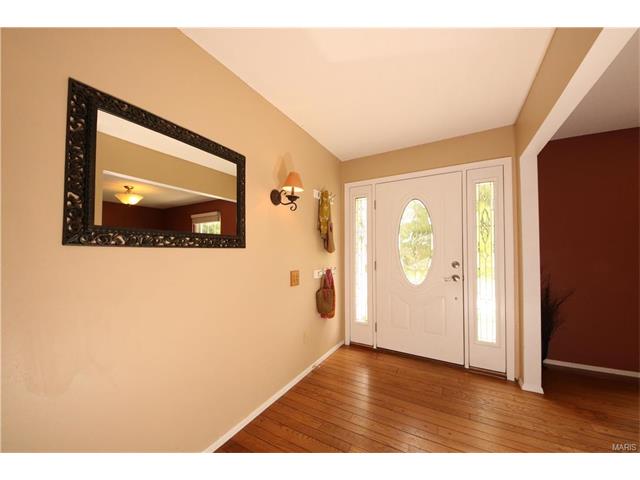 717 Shallowford Dr, Ballwin, MO 63021 photo 4