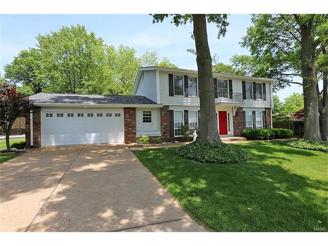 555 Windsor Mill Dr, Ballwin, MO 63011 photo 2