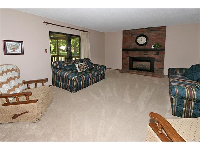 555 Windsor Mill Dr, Ballwin, MO 63011 photo 13
