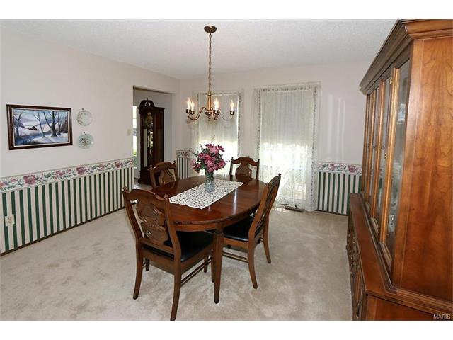 555 Windsor Mill Dr, Ballwin, MO 63011 photo 7
