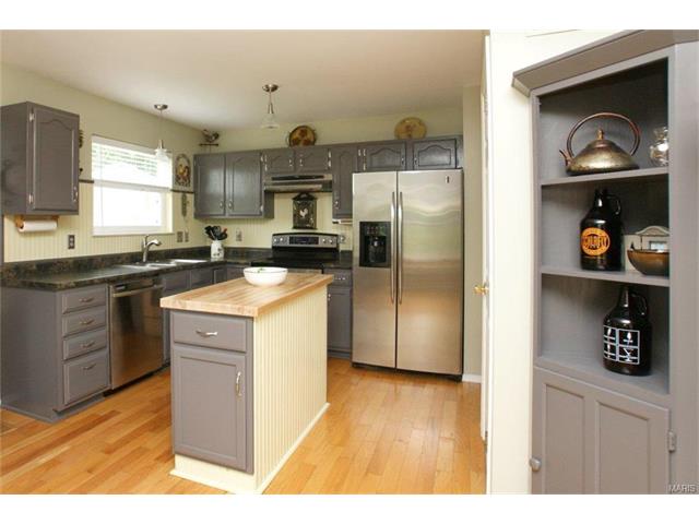350 Westridge Dr, O'fallon, MO 63366 photo 7