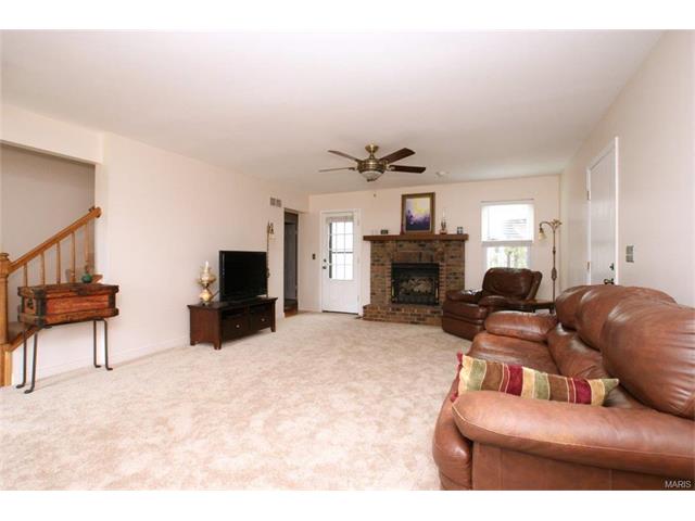 350 Westridge Dr, O'fallon, MO 63366 photo 3