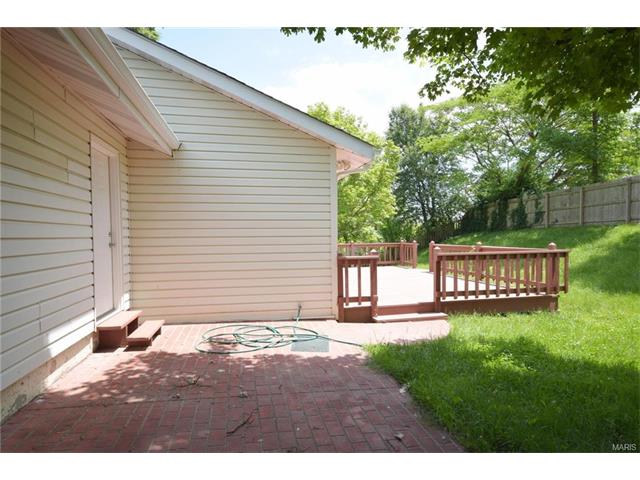 1486 Cherry Creek Ln, Ballwin, MO 63021 photo 18