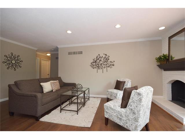 1486 Cherry Creek Ln, Ballwin, MO 63021 photo 4