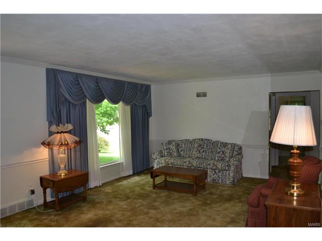 16057 Clayton Rd, Ballwin, MO 63011 photo 4