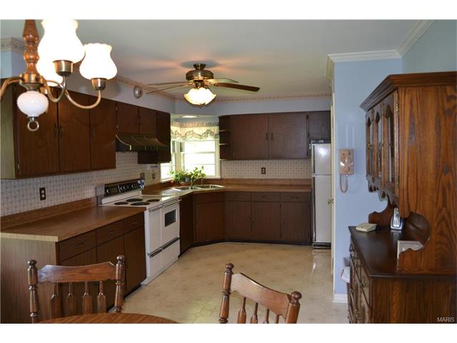 16057 Clayton Rd, Ballwin, MO 63011 photo 8