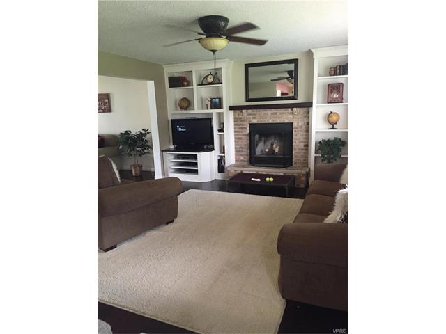 6915 Cog Mill Dr, O'fallon, MO 63368 photo 2