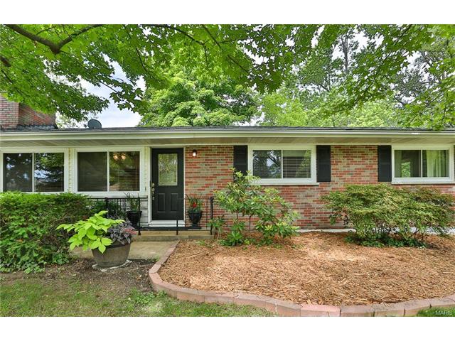 123 Vlasis Dr, Ballwin, MO 63011 photo 3