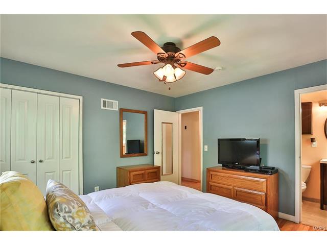 123 Vlasis Dr, Ballwin, MO 63011 photo 14