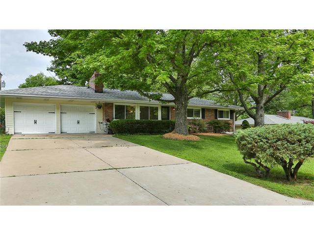 123 Vlasis Dr, Ballwin, MO 63011 photo 2