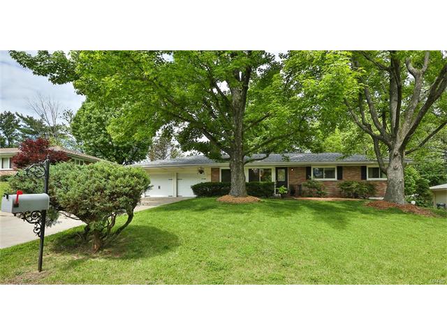 123 Vlasis Dr, Ballwin, MO 63011 photo 1