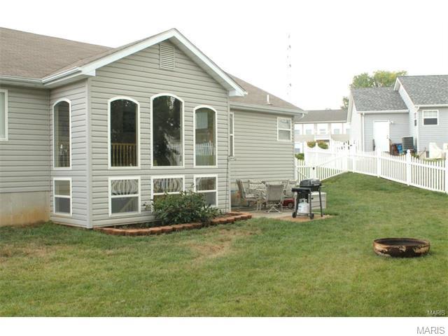 2306 Eagle Pnes, Saint Charles, MO 63303 photo 12