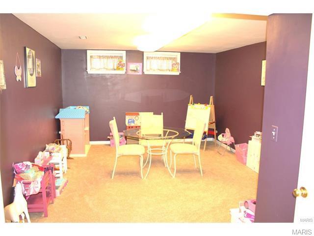 2306 Eagle Pnes, Saint Charles, MO 63303 photo 9