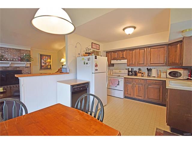 400 Ballwin Ave, Ballwin, MO 63021 photo 7