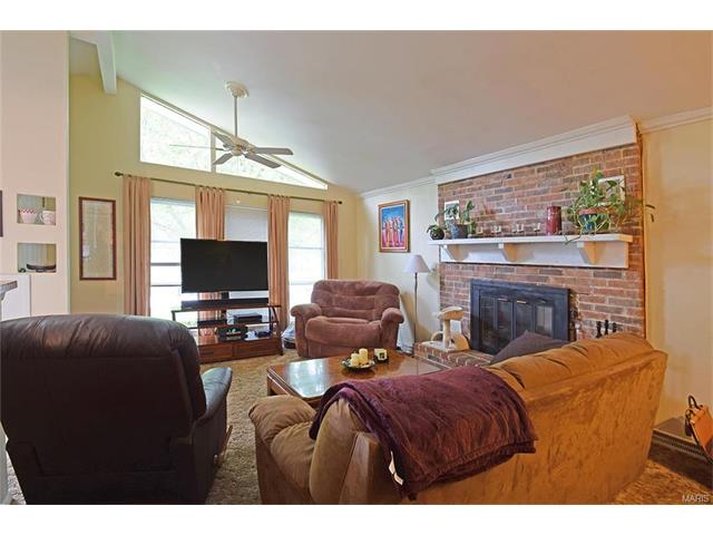 400 Ballwin Ave, Ballwin, MO 63021 photo 5