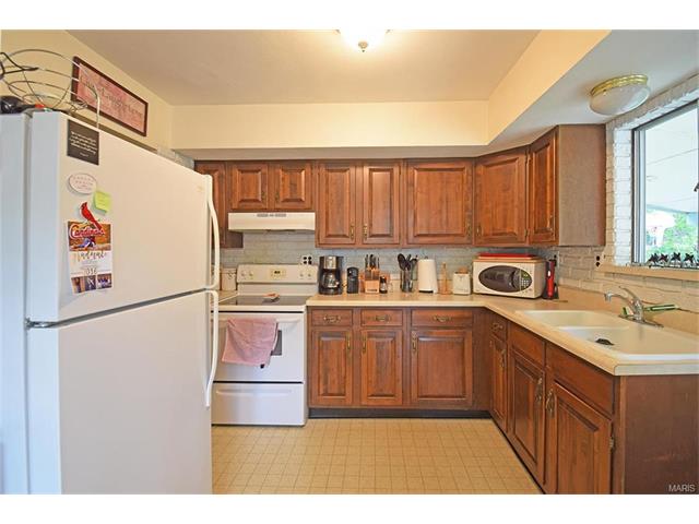 400 Ballwin Ave, Ballwin, MO 63021 photo 11