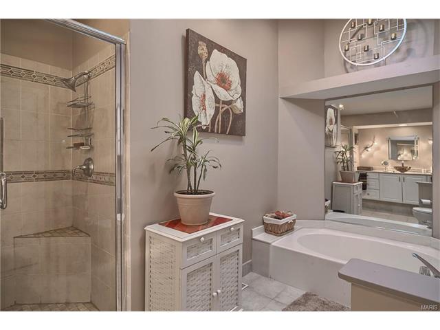 2406 Forest Leaf Pkwy, Ballwin, MO 63011 photo 26