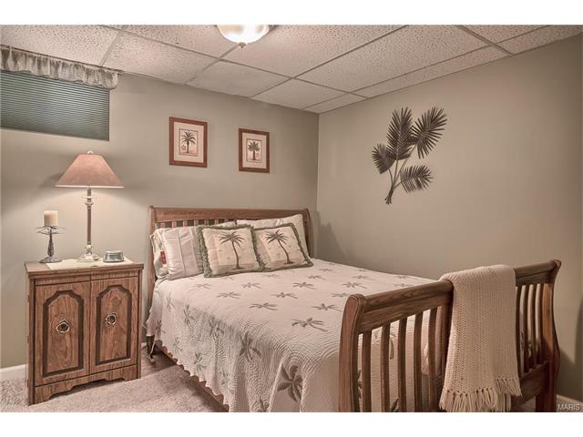 2406 Forest Leaf Pkwy, Ballwin, MO 63011 photo 38