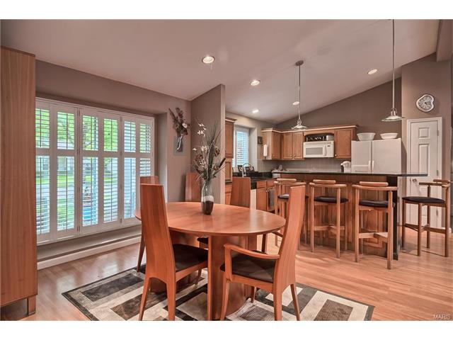 2406 Forest Leaf Pkwy, Ballwin, MO 63011 photo 13
