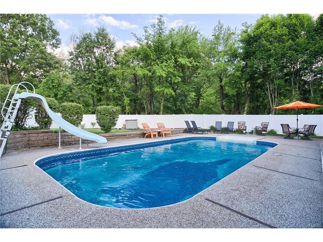 2406 Forest Leaf Pkwy, Ballwin, MO 63011 photo 7