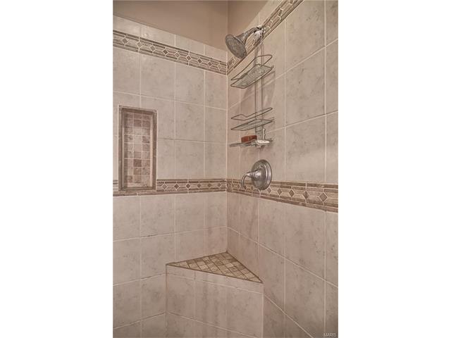 2406 Forest Leaf Pkwy, Ballwin, MO 63011 photo 25
